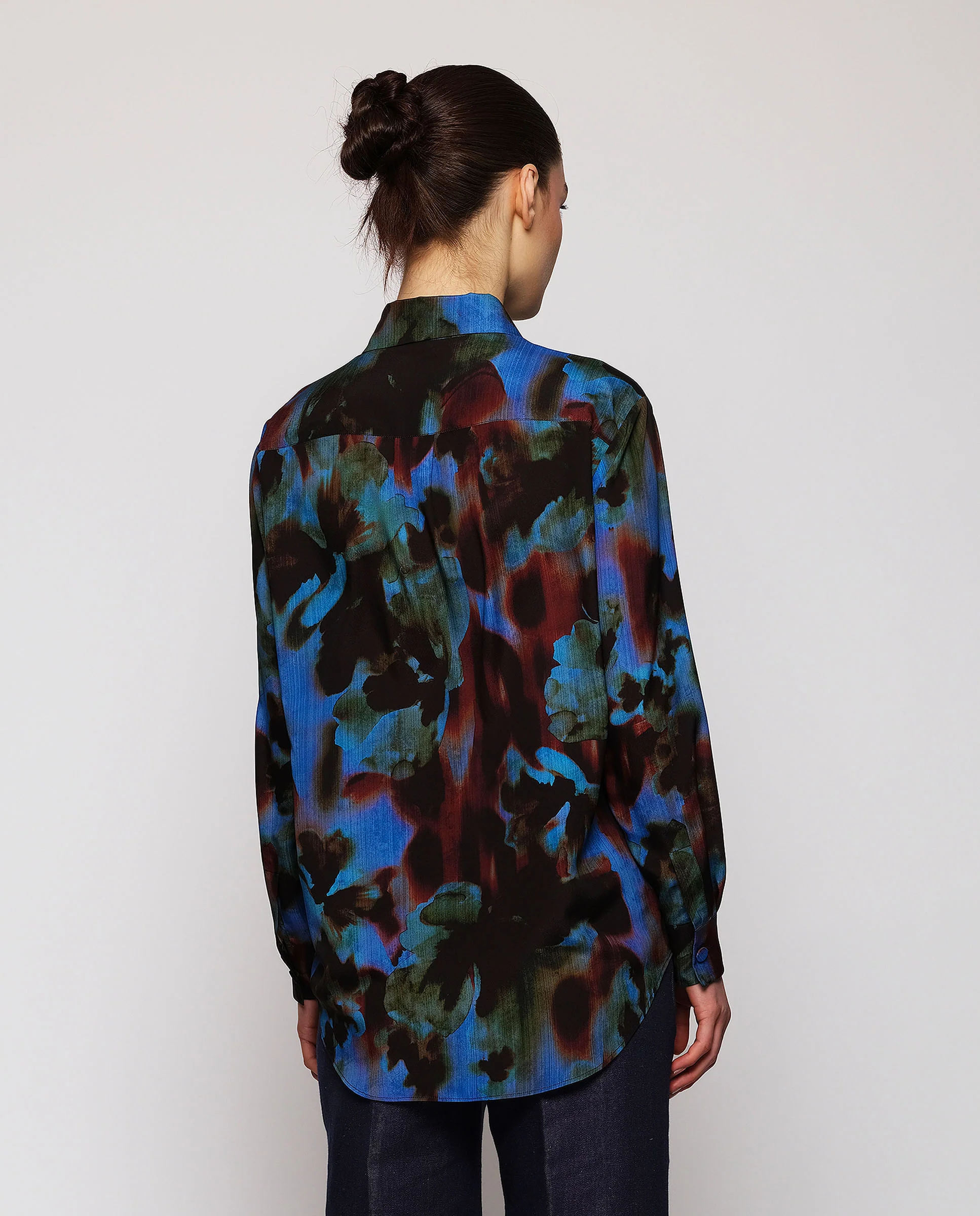 Blusa azul estampado pinceladas - Image 2