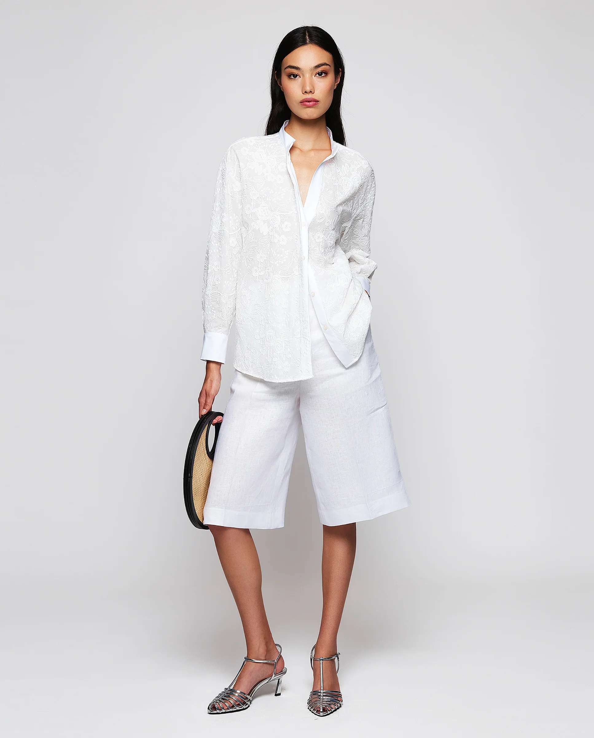 Camisa blanca bordado floral - Image 3