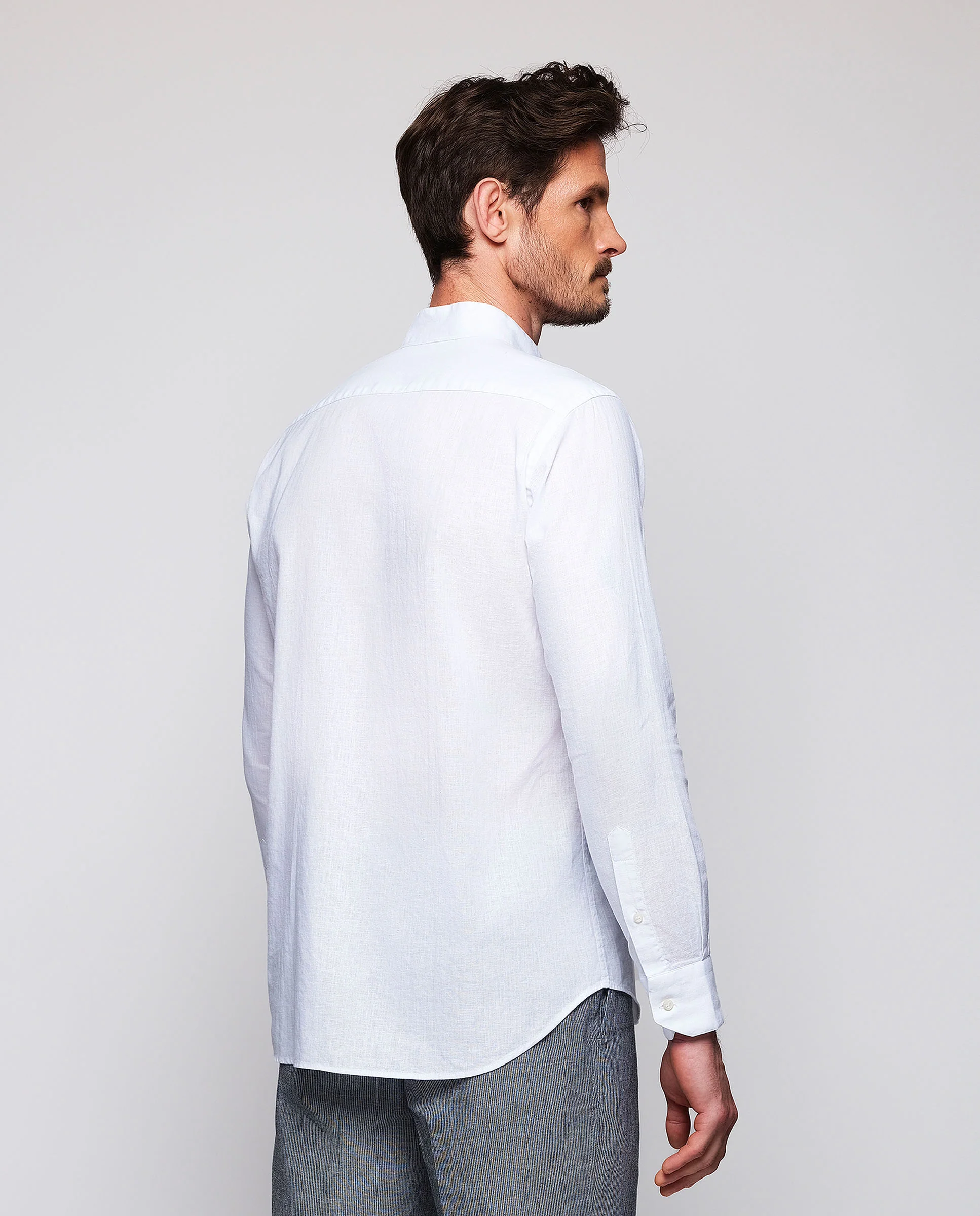 Camisa casual blanca cuello mao de lino - Image 3