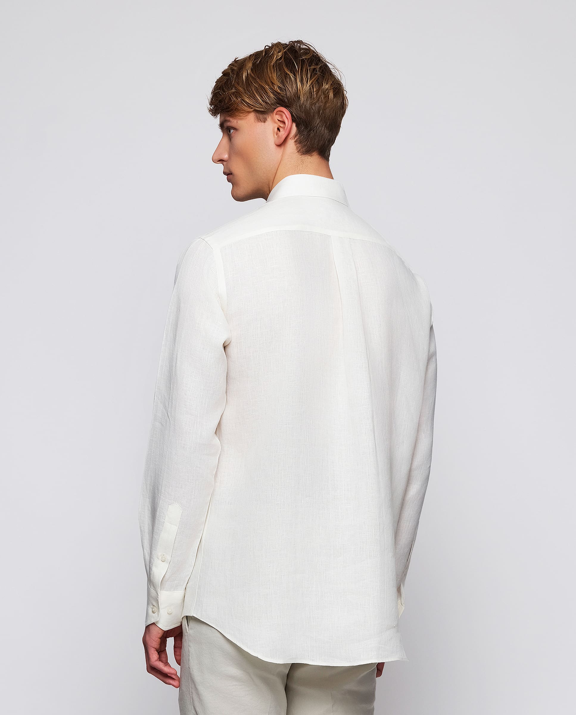 Camisa casual crudo de lino con doble bolsillo - Image 3