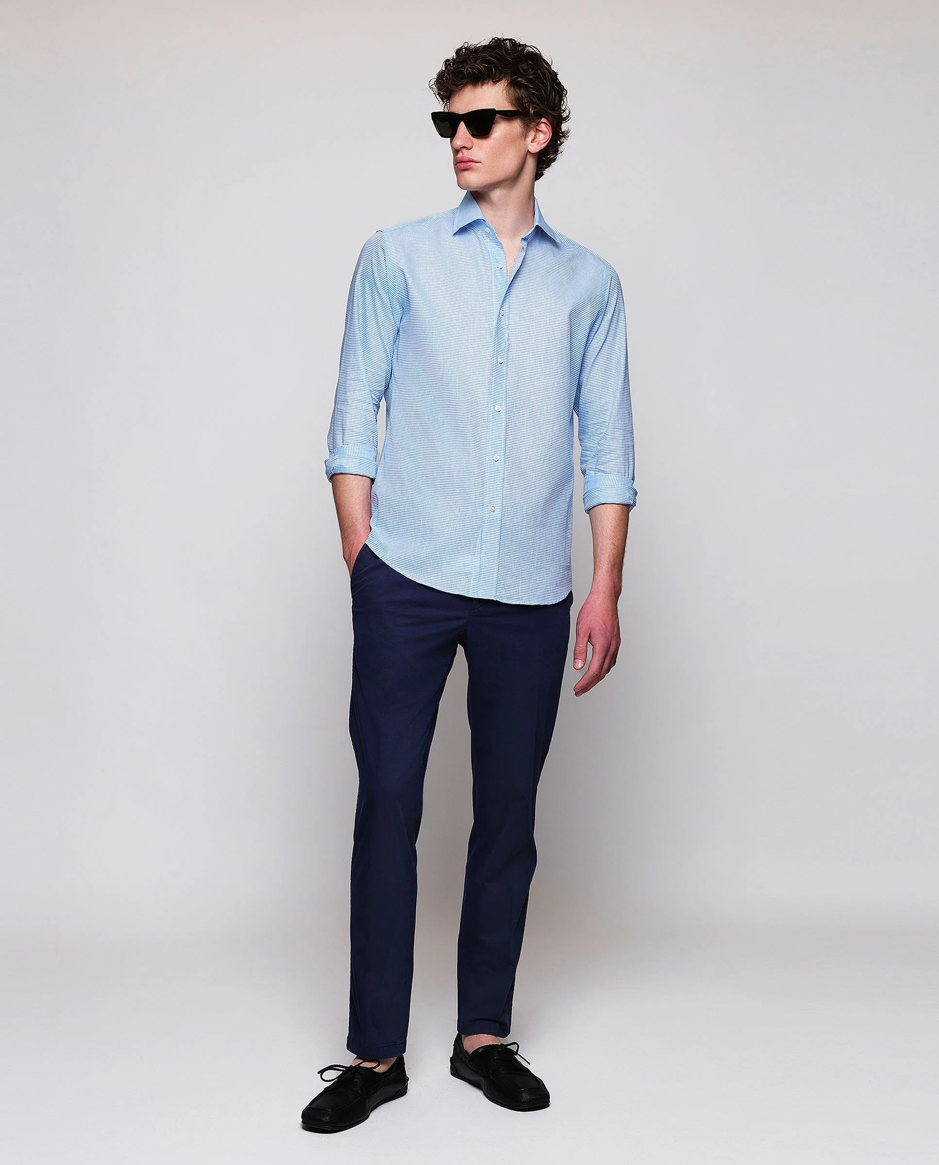 Camisa casual raya horizontal azul y blanca - Image 4