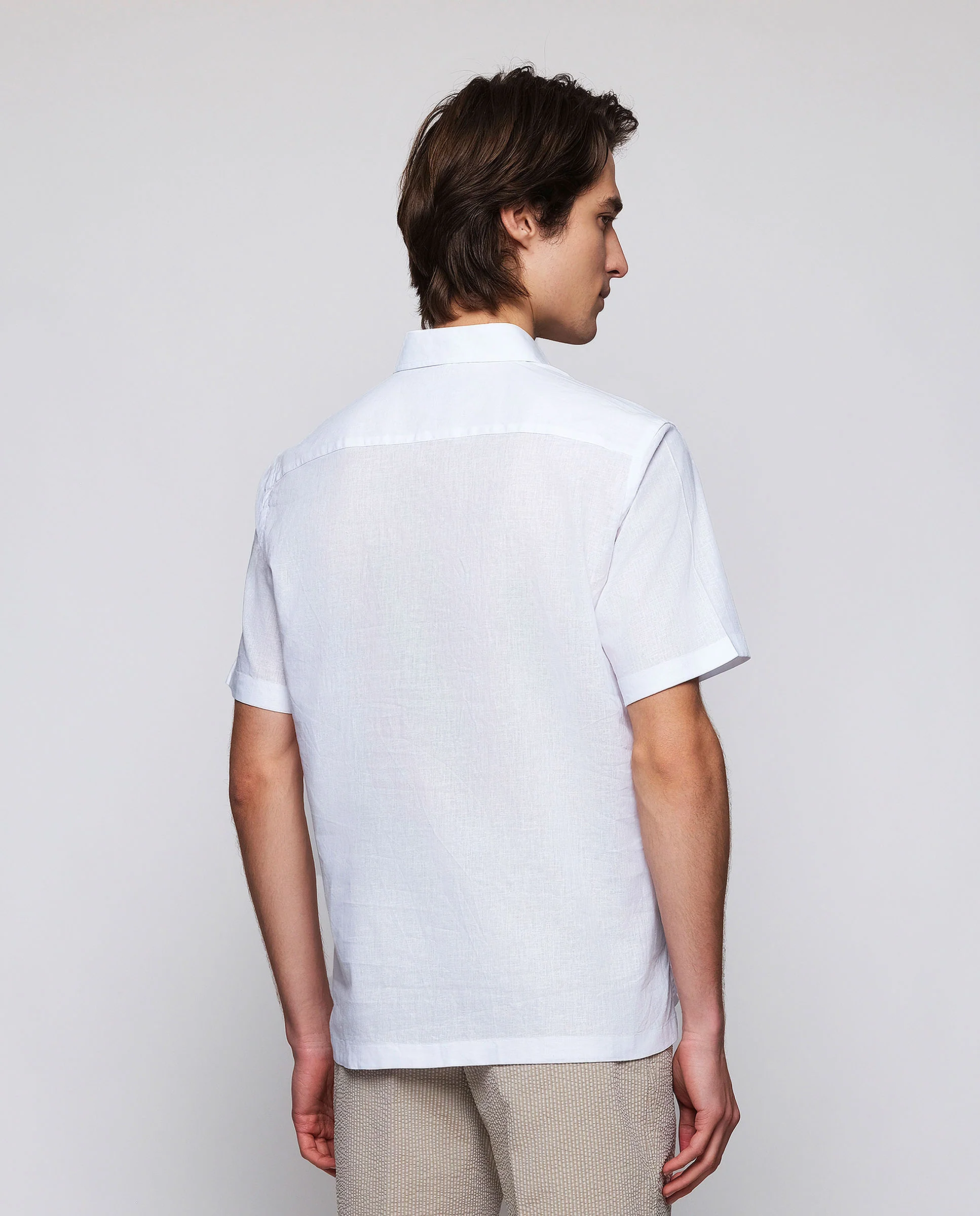 Camisa polera blanca en mezcla de lino - Image 3