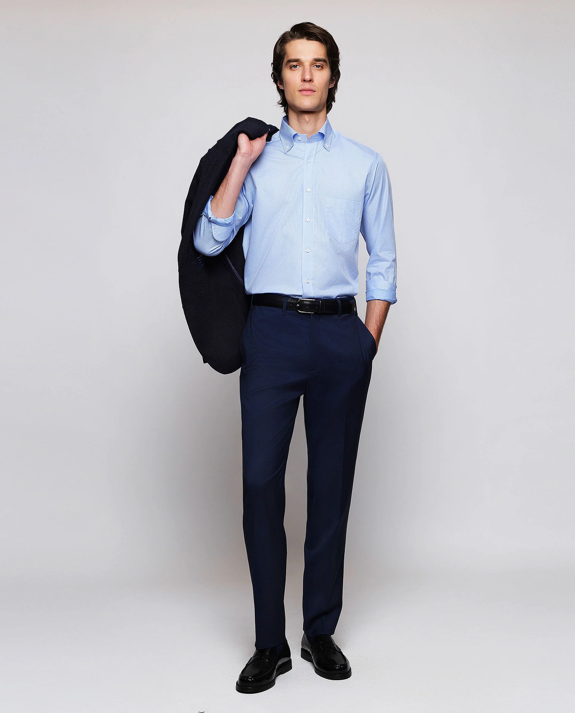 Camisa casual microcuadro azul y blanco - Image 4
