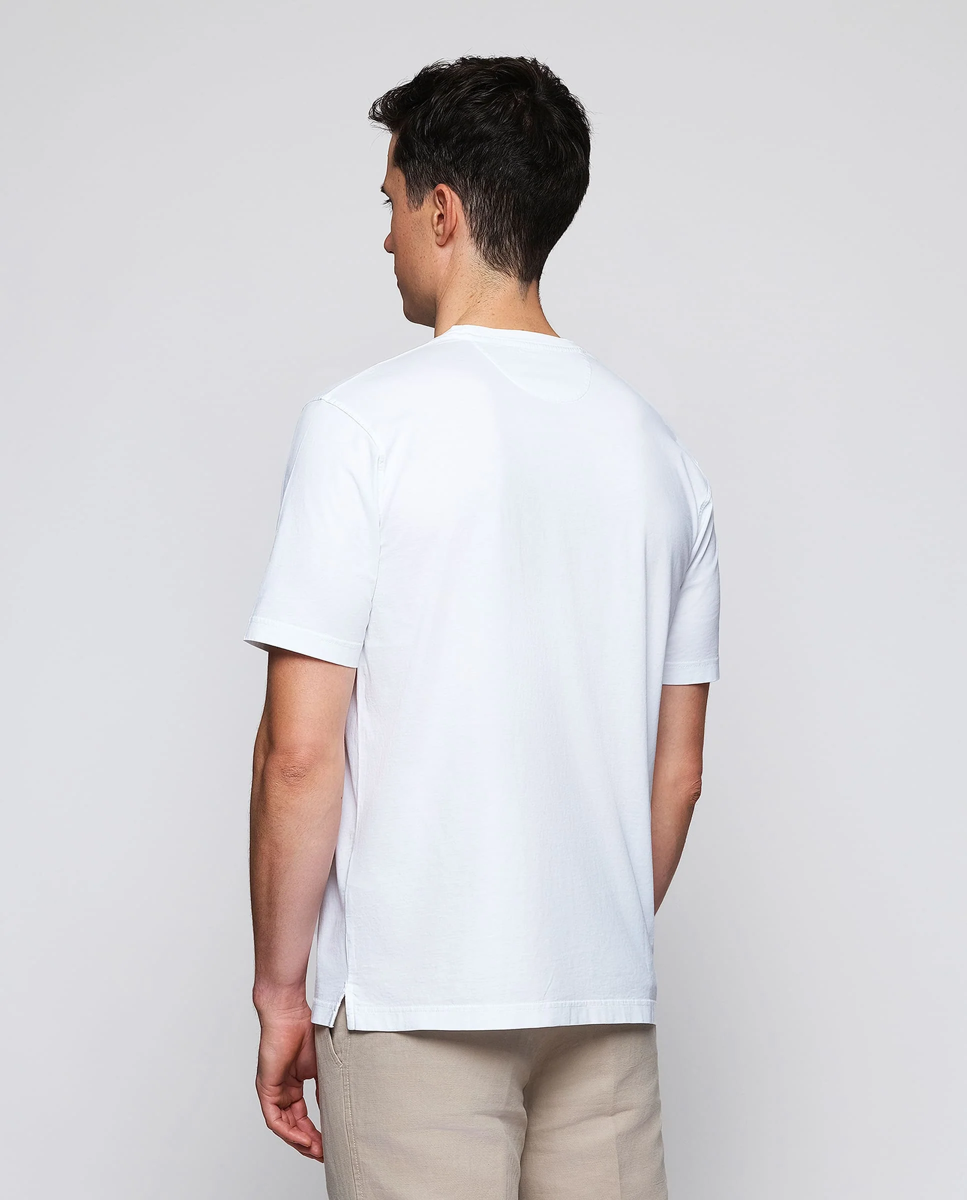 Camiseta blanca cuello redondo de algodón orgánico - Image 3