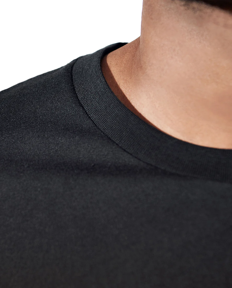 Camiseta cuello caja algodón orgánico negra - Image 2