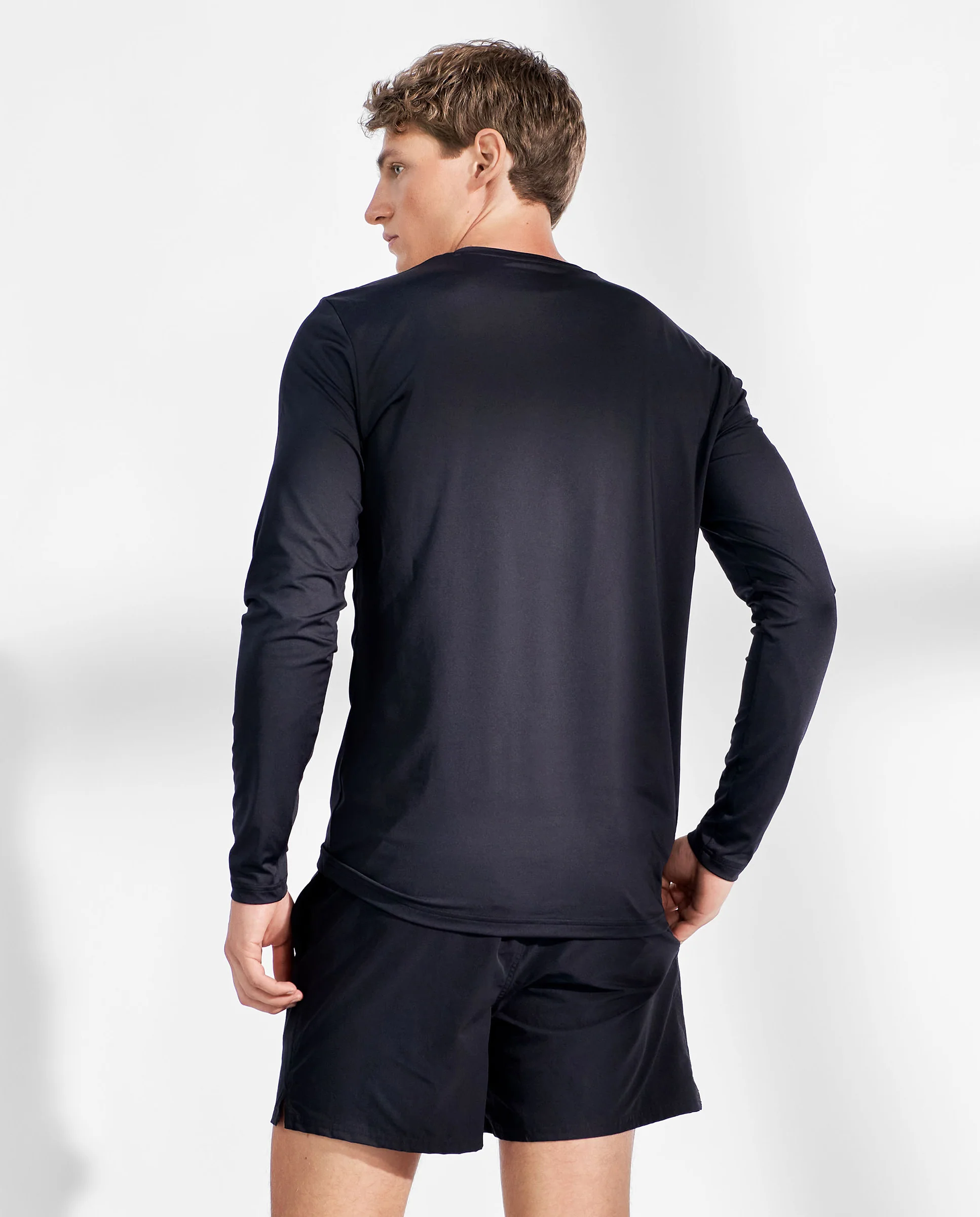 Camiseta active deportiva de manga larga negra - Image 3