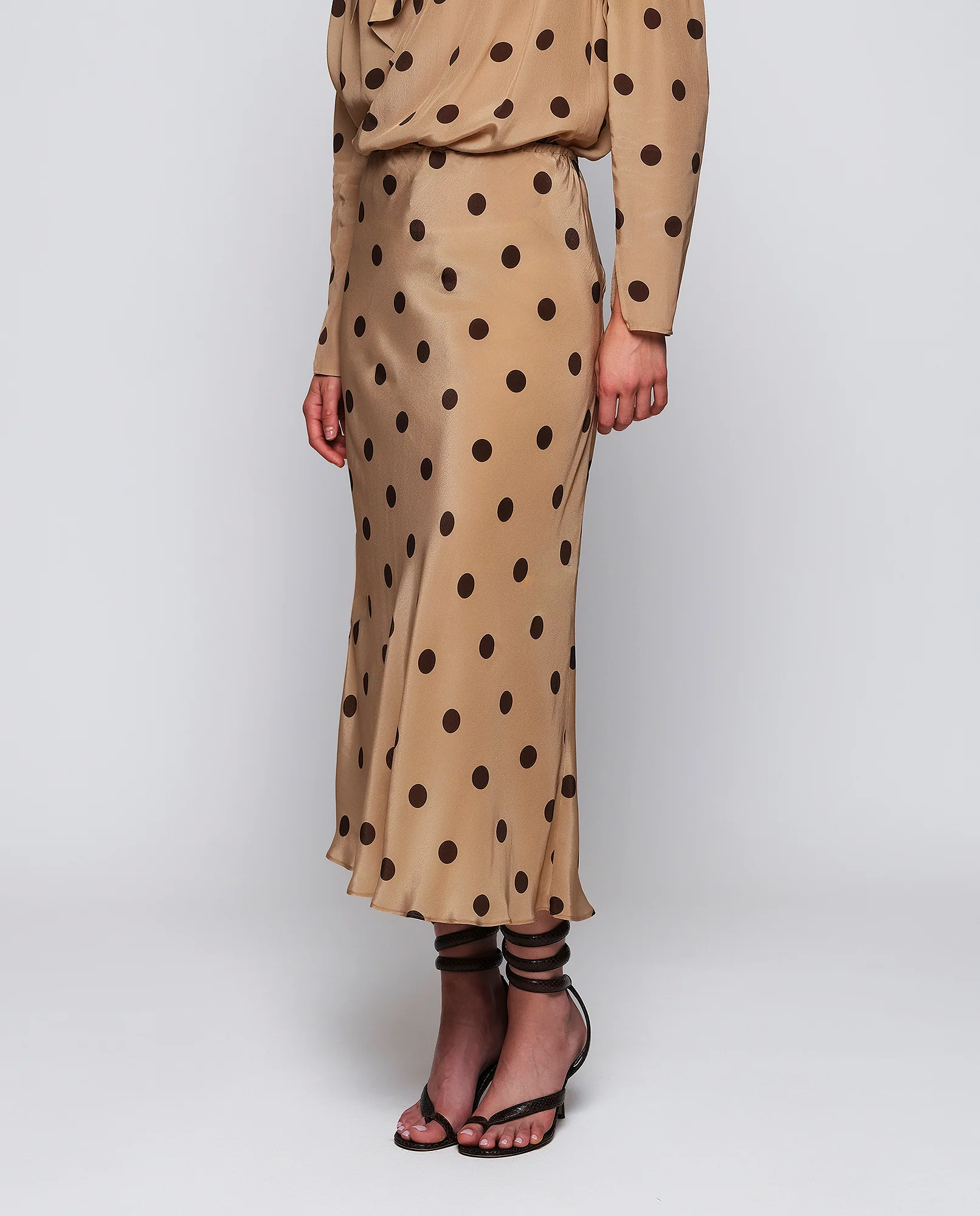 Falda midi beige estampado lunares marrón - Image 2
