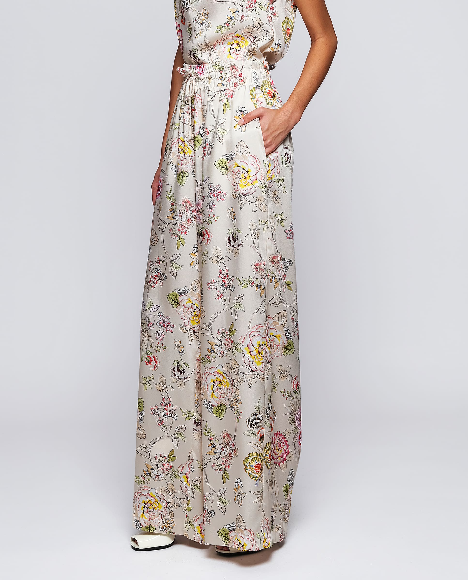 Pantalón fluido estampado floral