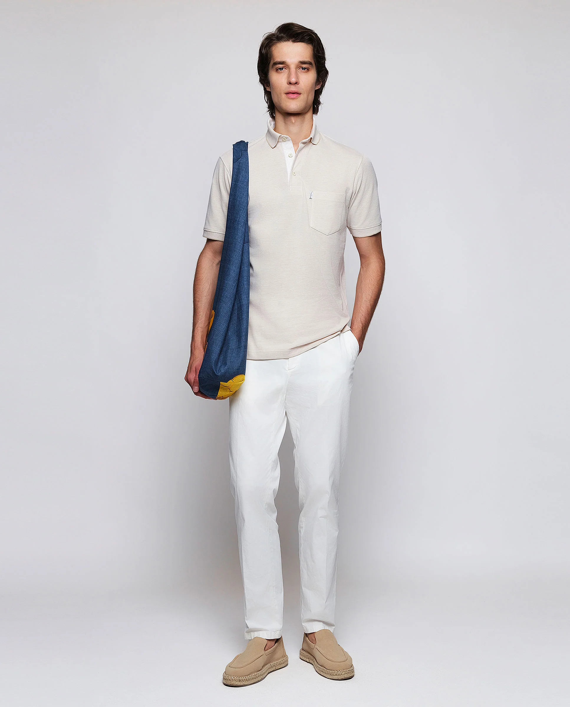 Polo beige de piqué con ribete al tono - Image 4