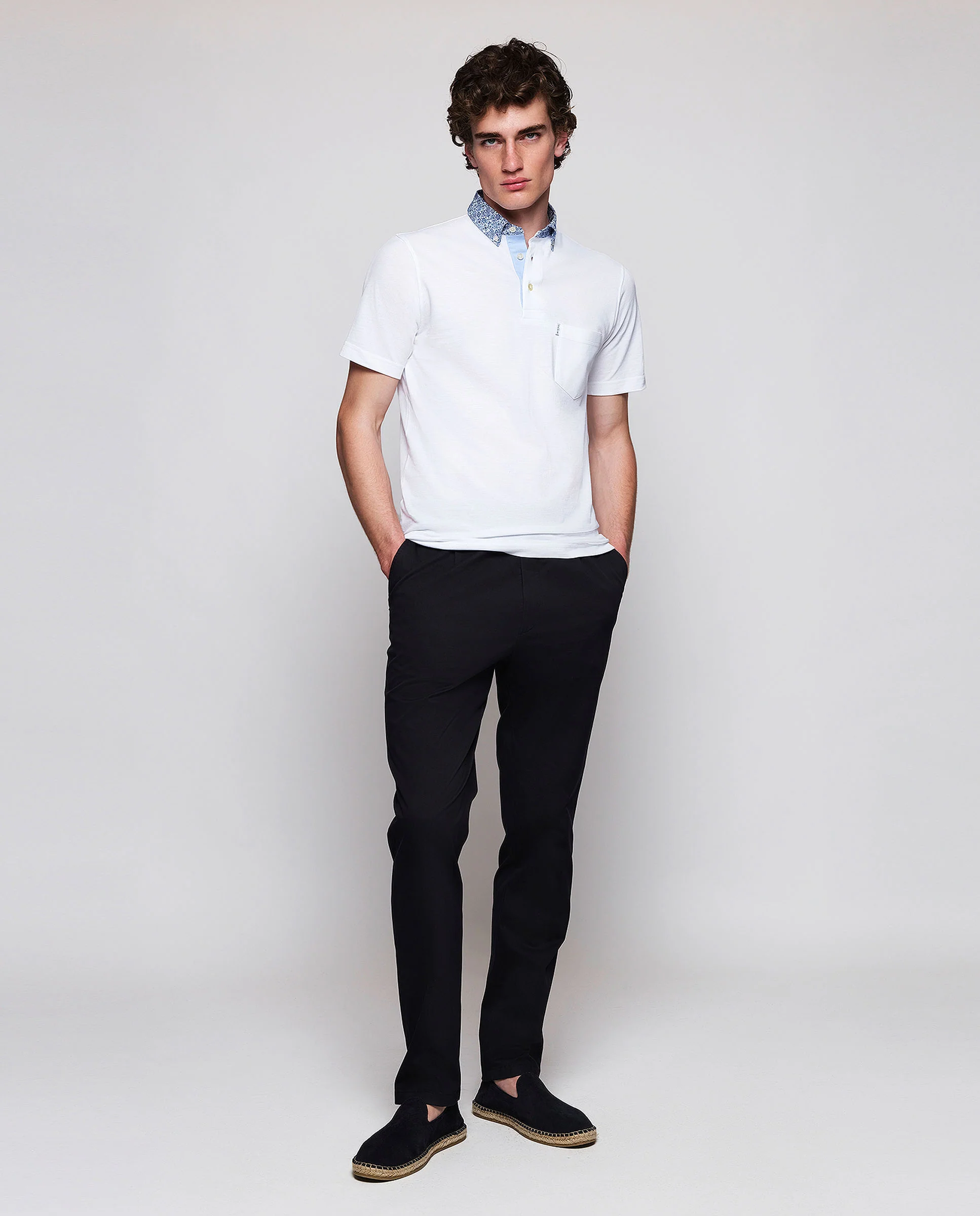 Polo blanco de piqué cuello camisero floral - Image 4