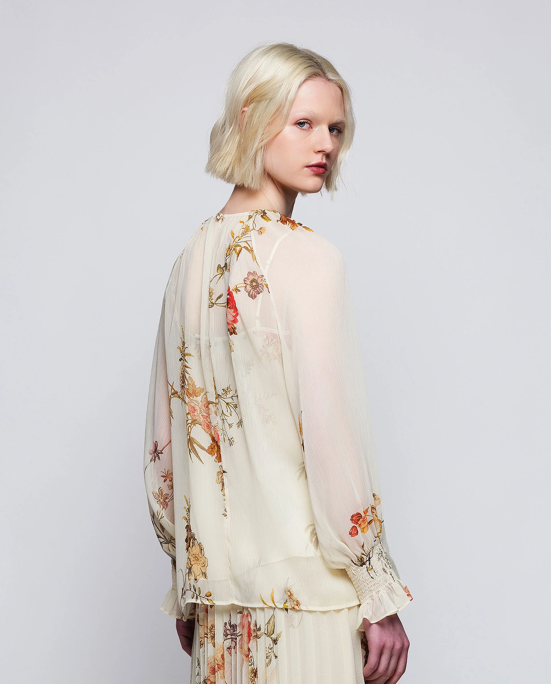 Top beige estampado floral de gasa - Image 3